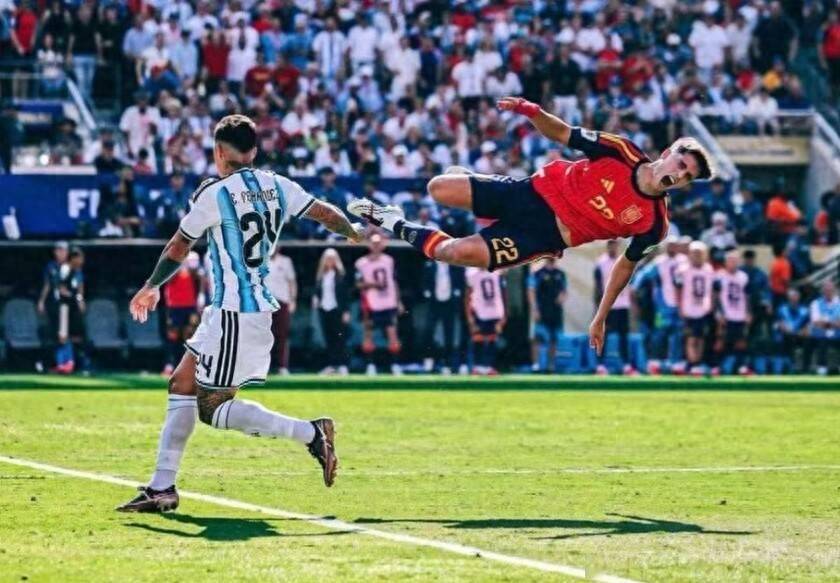 世界杯以最火爆的群殴方式落幕，西甲新赛季是否会迎来续集？
